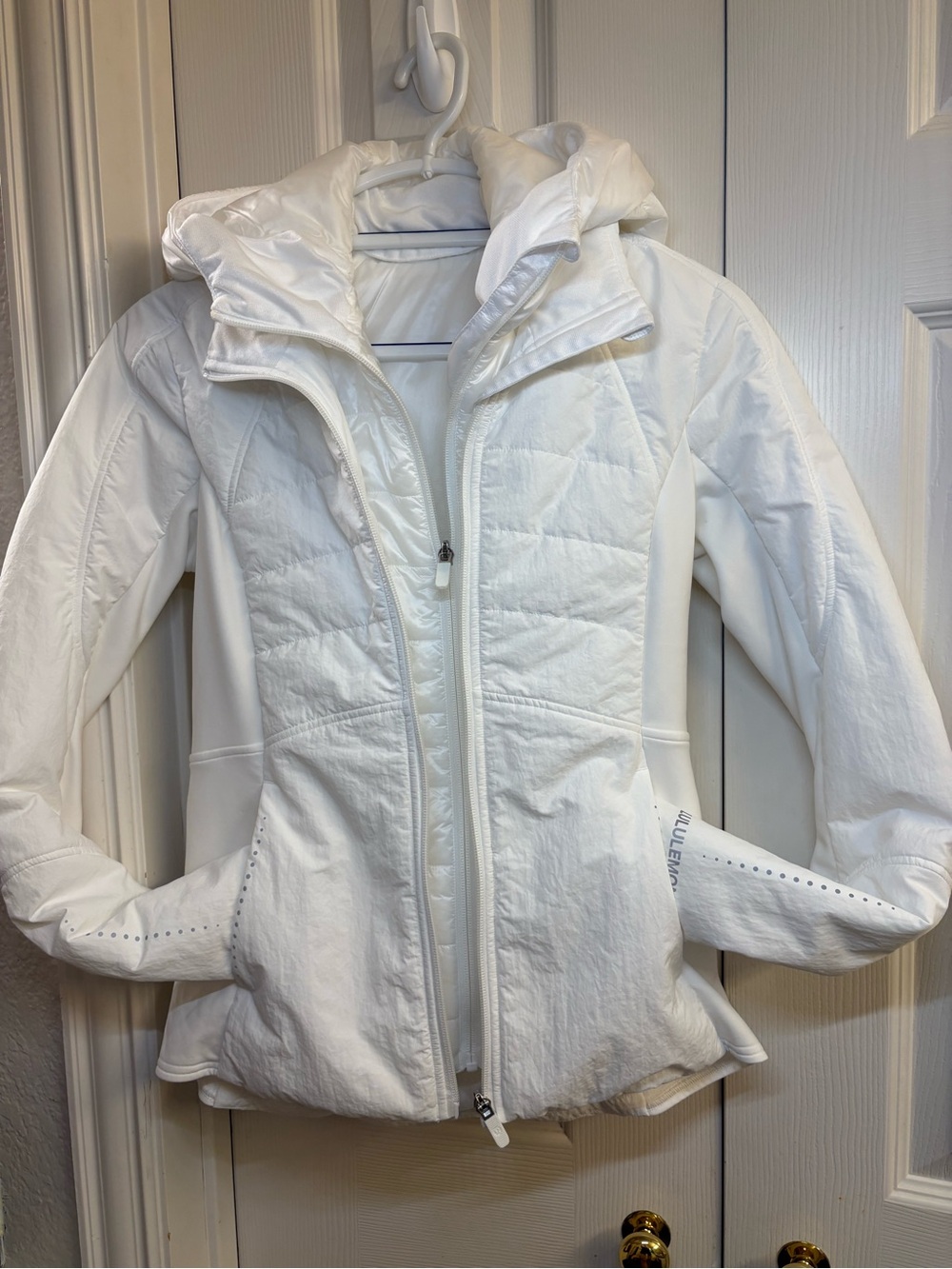 White Women's Hooded Puffer Jacket - Lululemon